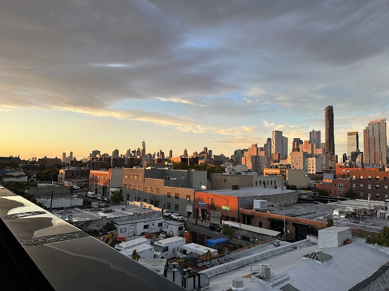 The Industrialist Hotel Gowanus Brooklyn, Sonder