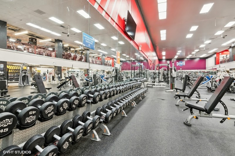 Crunch Fitness - Bensonhurst