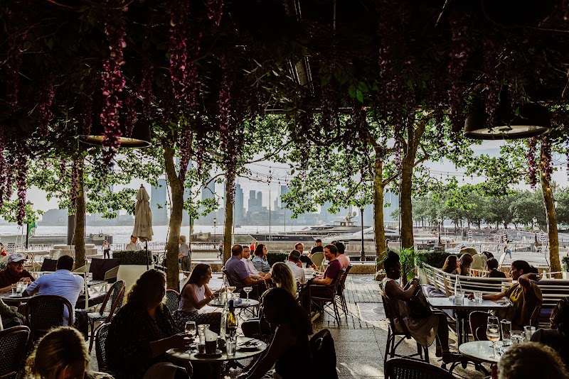 Bistro at Le District