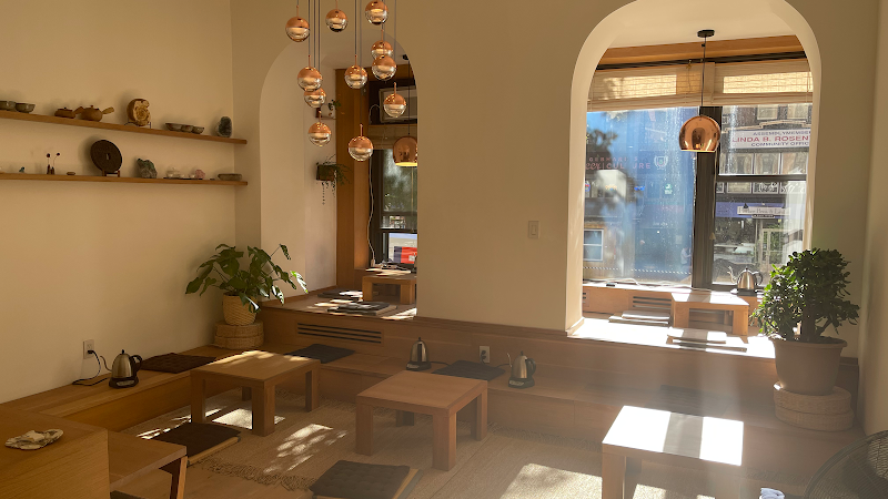 FLOATING MOUNTAIN Tea House |2nd FLOOR|