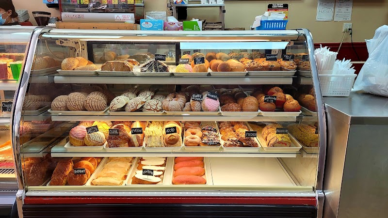 La Fe Bakery & Restaurant