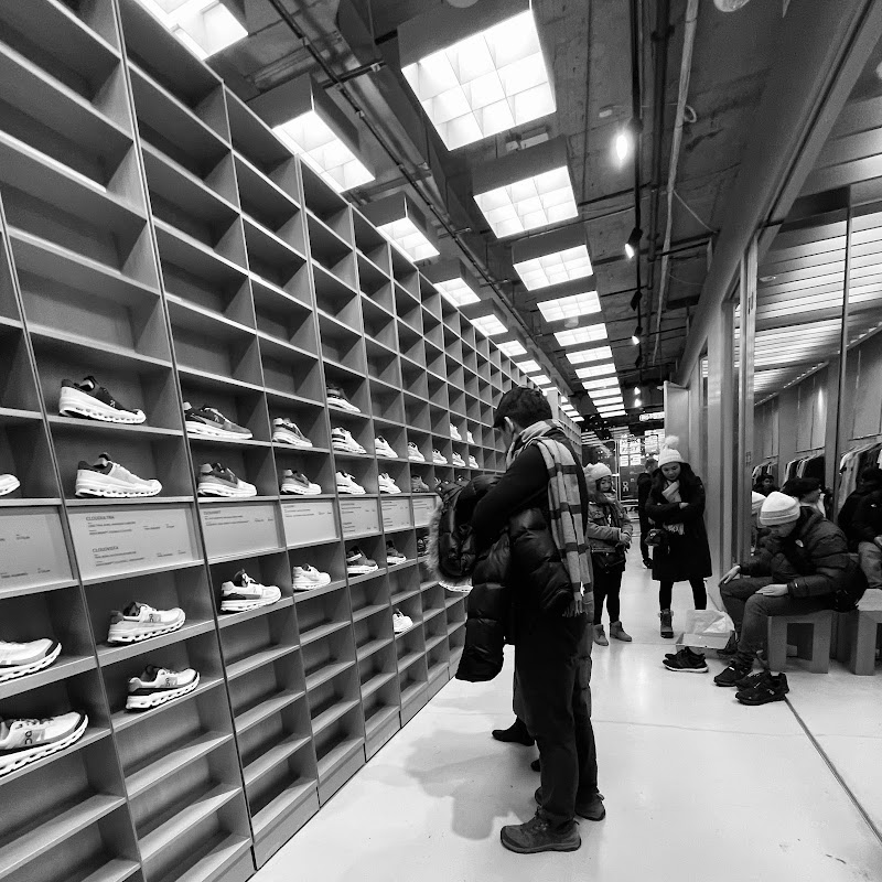 On Store NYC Lafayette