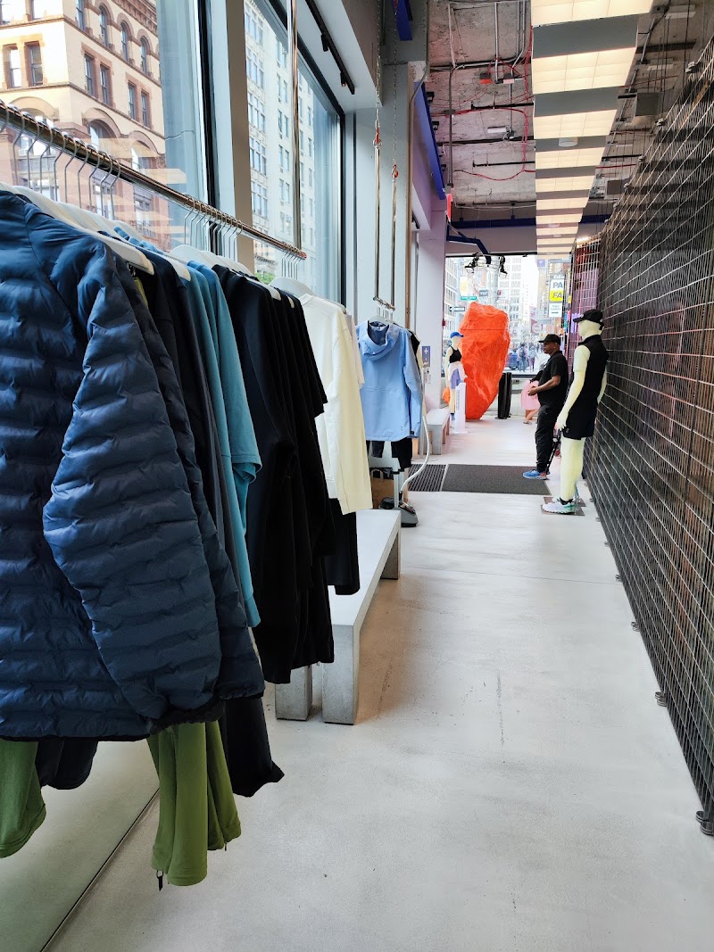 On Store NYC Lafayette 3