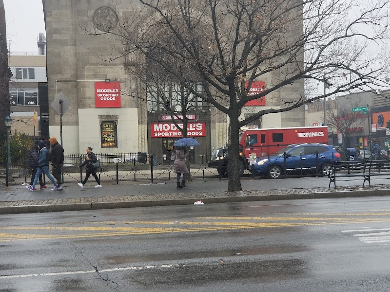 Modell's Sporting Goods