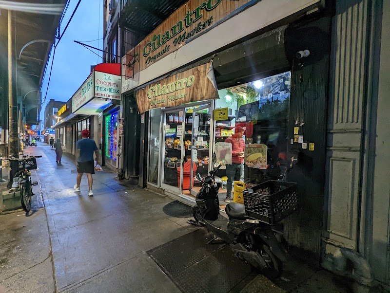 Cilantro Organic Market