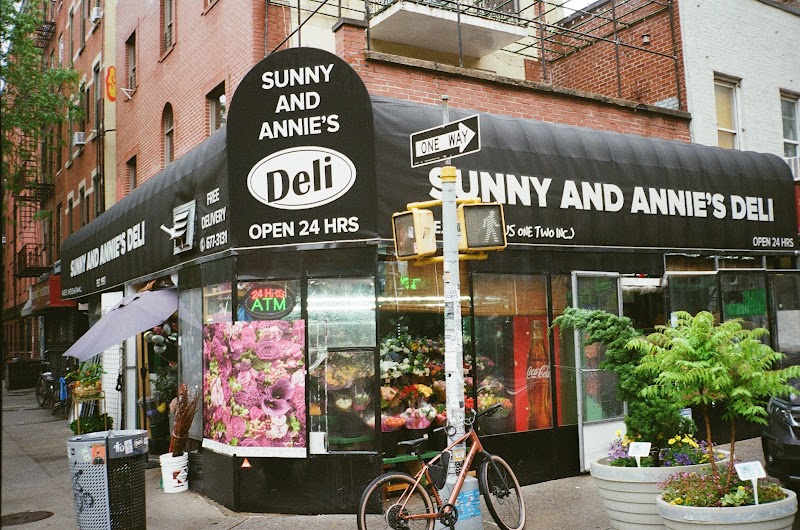 Sunny & Annie's Deli