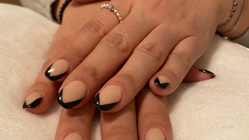 Silvias Nails Salon & Spa