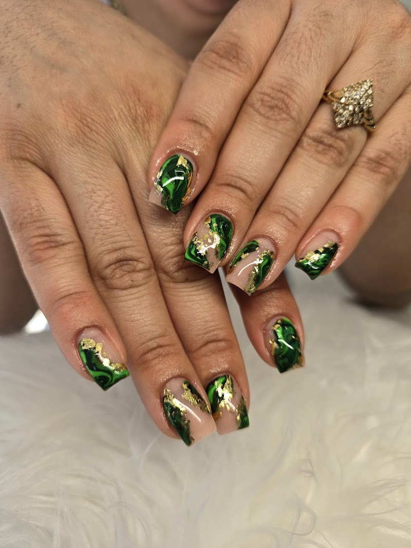 DM Nails Studio 5