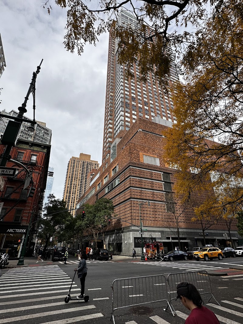 Loews Theatres Lincoln Square 13