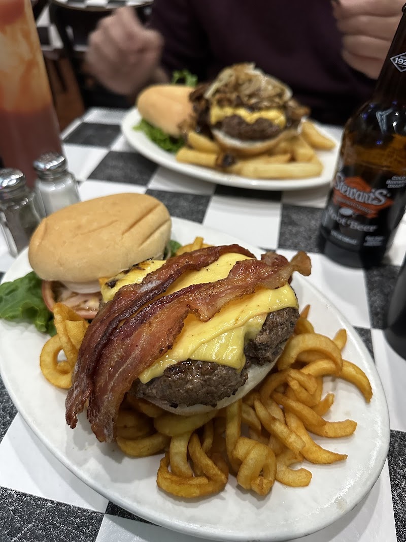 Paul's Da Burger Joint 4