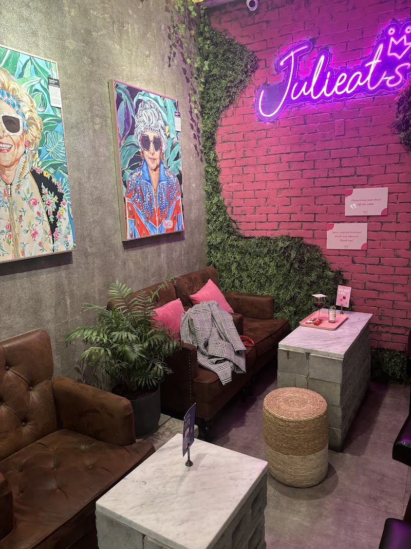 Julieat's Bubble Tea & Dessert Cafe
