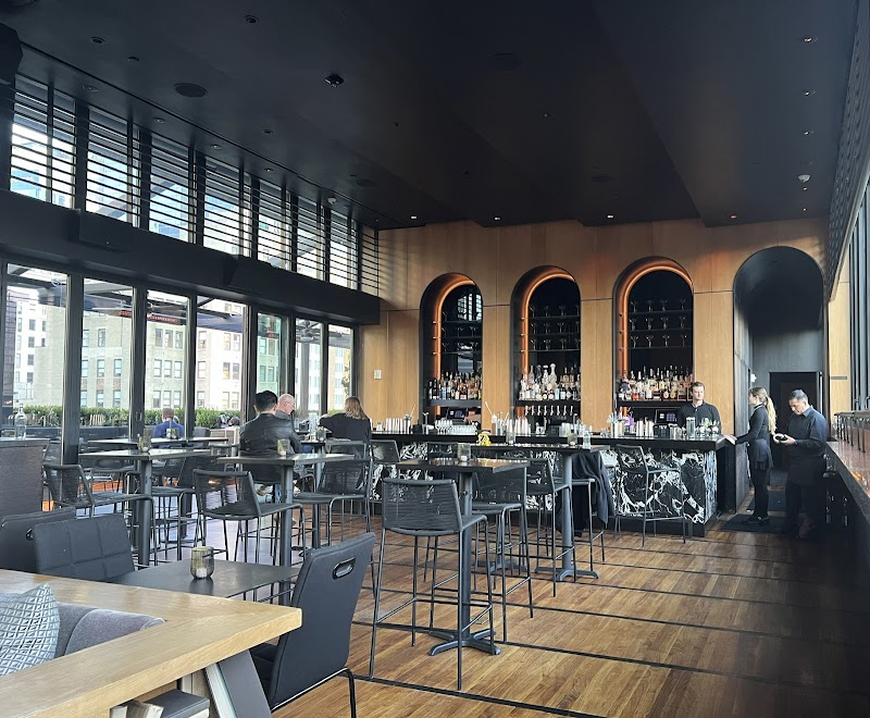 Castell Rooftop Lounge 5