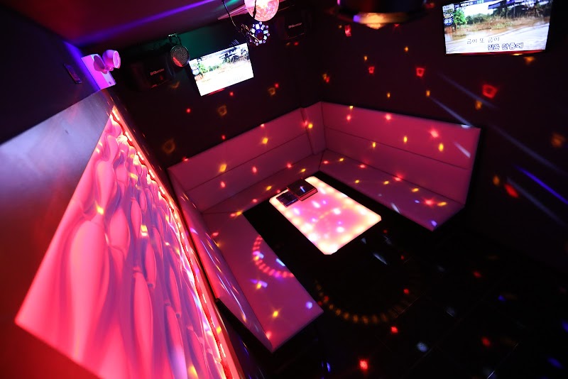Space Karaoke Bar & Lounge | Koreatown NYC
