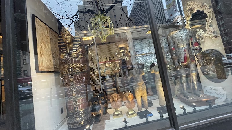 Manhattan Art & Antiques Center