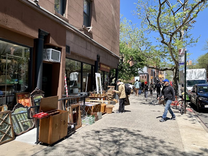 Yesterday's News Antiques and Collectibles