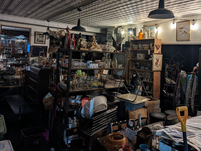 Yesterday's News Antiques and Collectibles 3