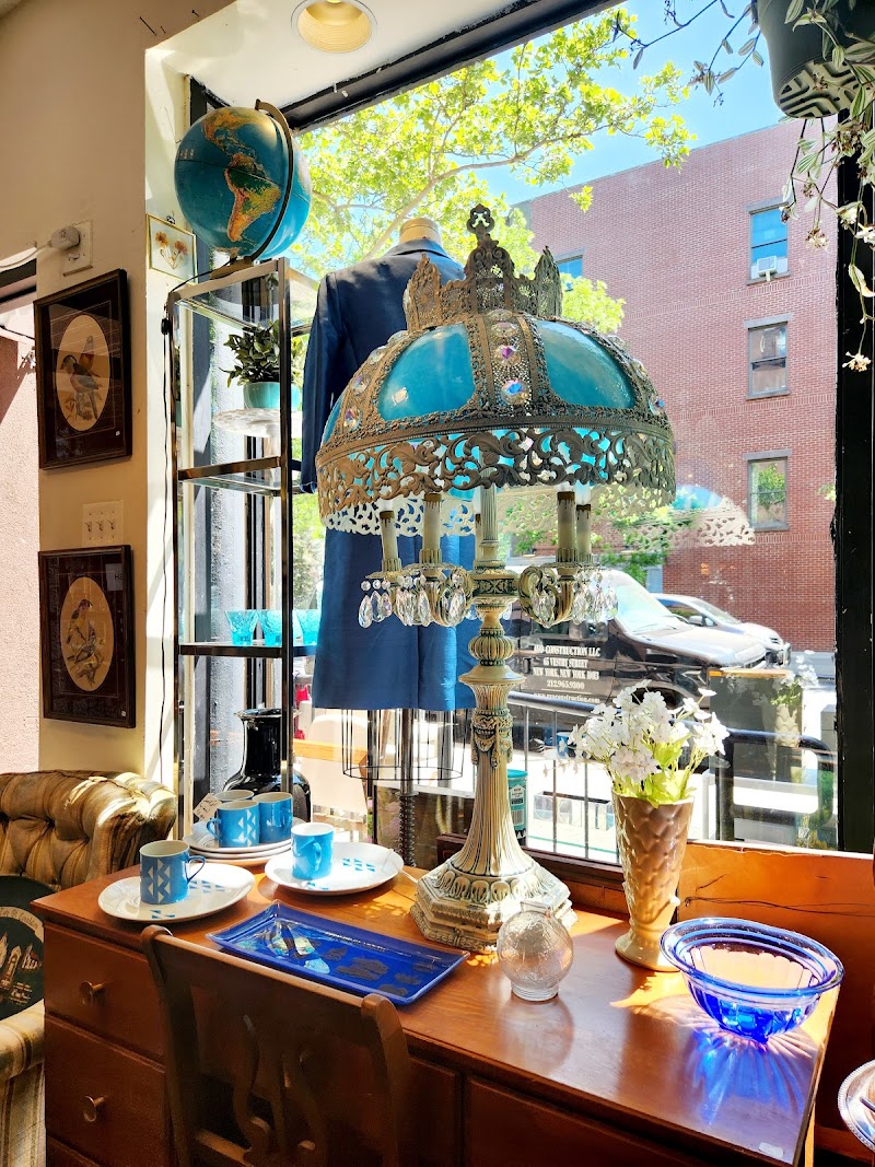 Yesterday's News Antiques and Collectibles 4