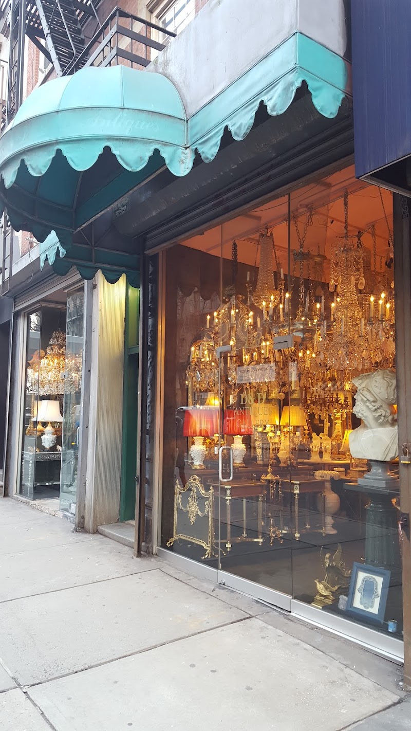 D & D Antiques Gallery